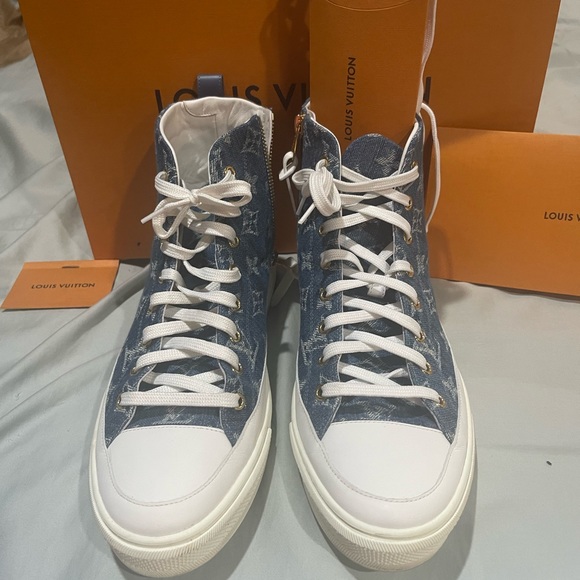 Authentic Louis Vuitton Sneakers (4 Times worn - Picture 3 of 8